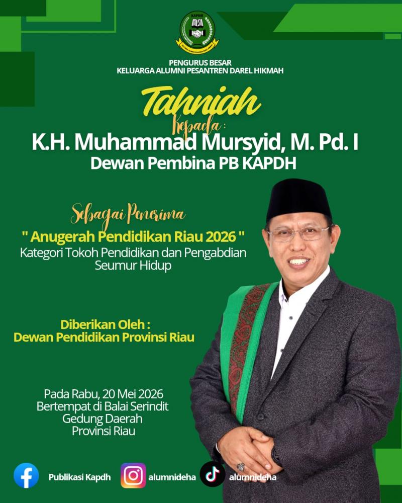 KH Muhammad Mursyid Terima Anugerah Pendidikan Pengabdian Seumur Hidup